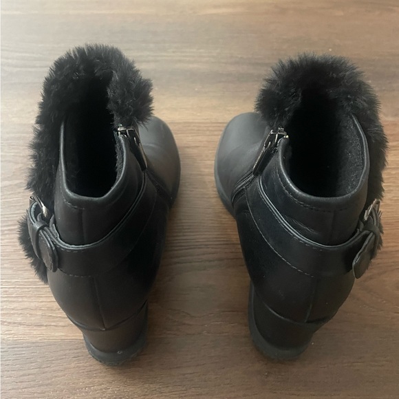 Aquatalia By Marvin K. Women's Black Cameron Faux Fur Trim Wedge Bootie Size 6.5 - Picture 11 of 14